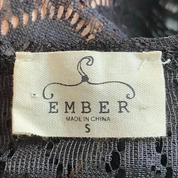 Beautiful lace and fringe swim coverup - Picture 4 of 4